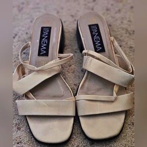 siz 8 pale yellow strappy sandals  ipanema